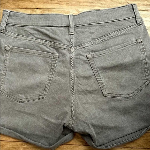 Old navy denim shorts - Picture 2 of 2